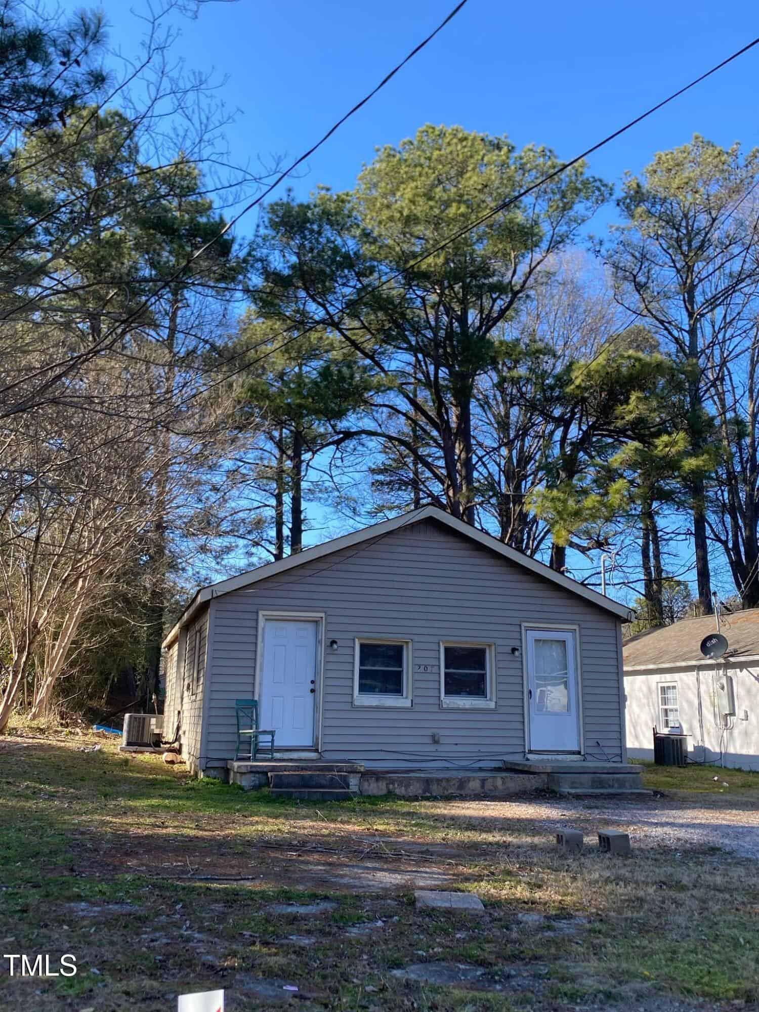 207 Booth Avenue, Henderson, NC 27536