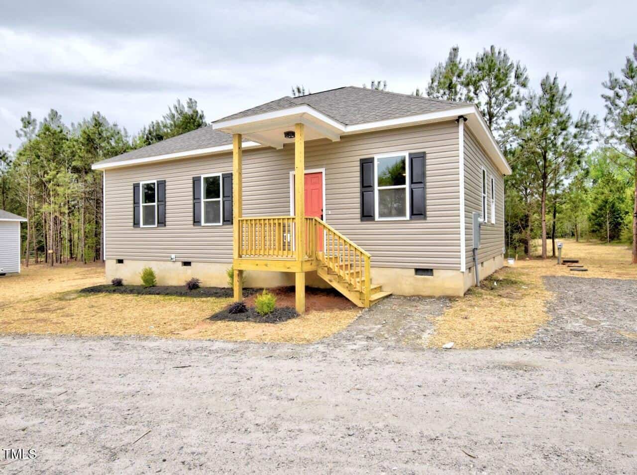 48 S Grace Way, Henderson, NC 27537
