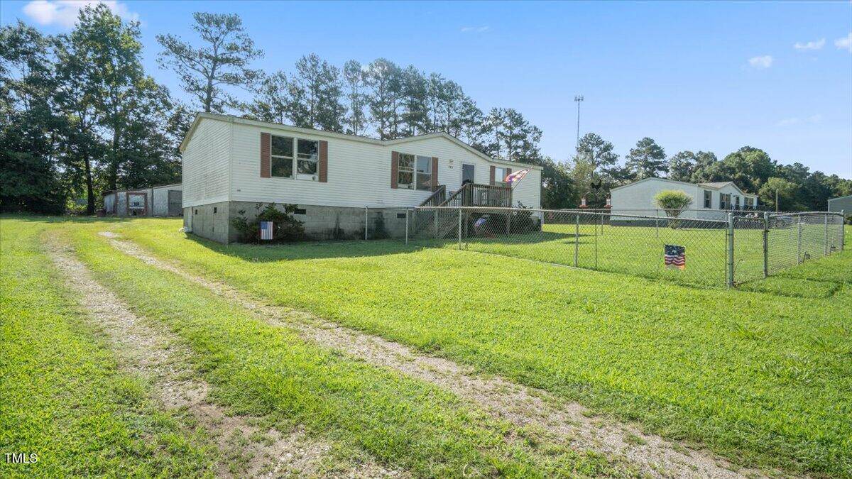160 Lone Wolf Drive, Henderson, NC 27537