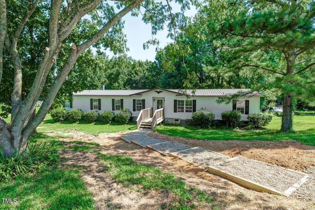 1160 Buchanan Road, Manson, NC 27553