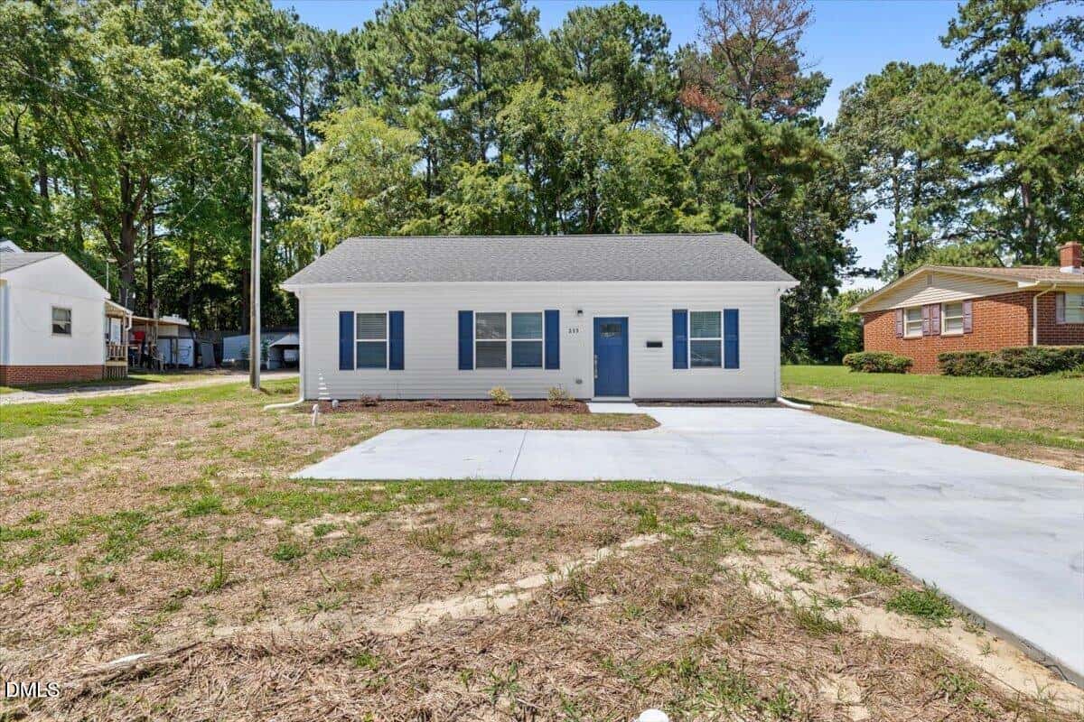 213 N Bickett Boulevard, Louisburg, NC 27549