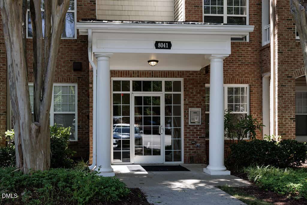 8041 Allyns Landing Way Unit 203, Raleigh, NC 27615