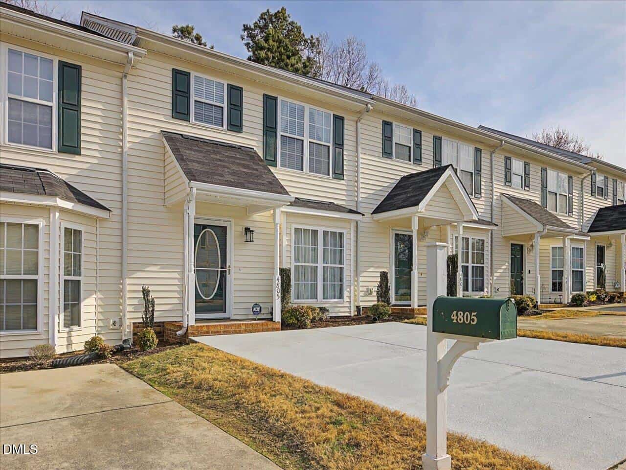 4805 Tanglewood Oaks Street, Raleigh, NC 27610