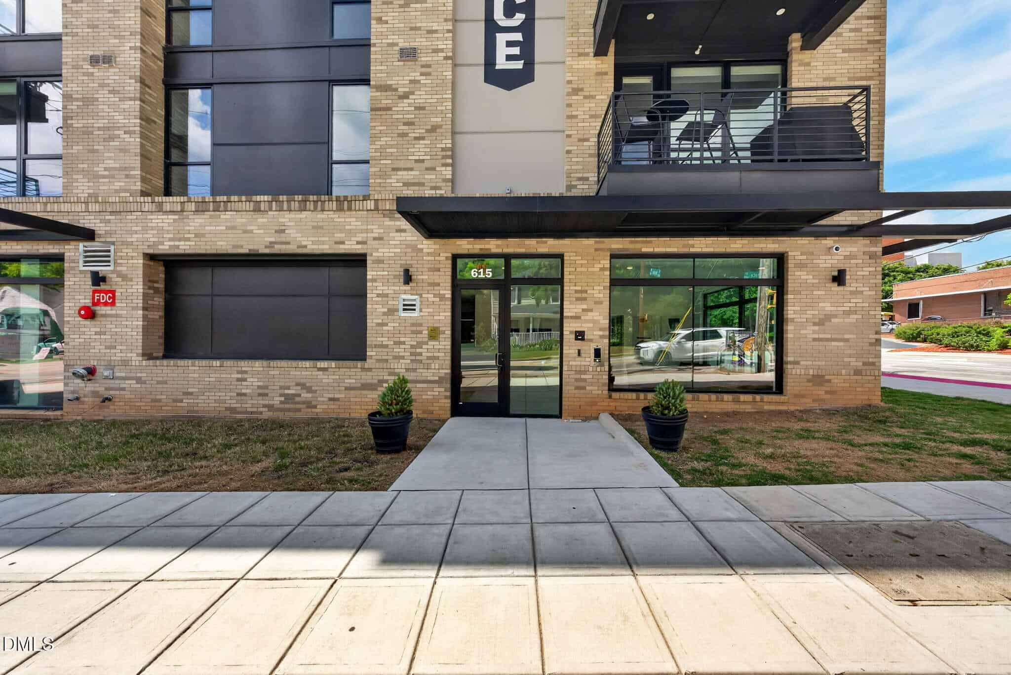 615 W Peace Street Unit 203, Raleigh, NC 27605
