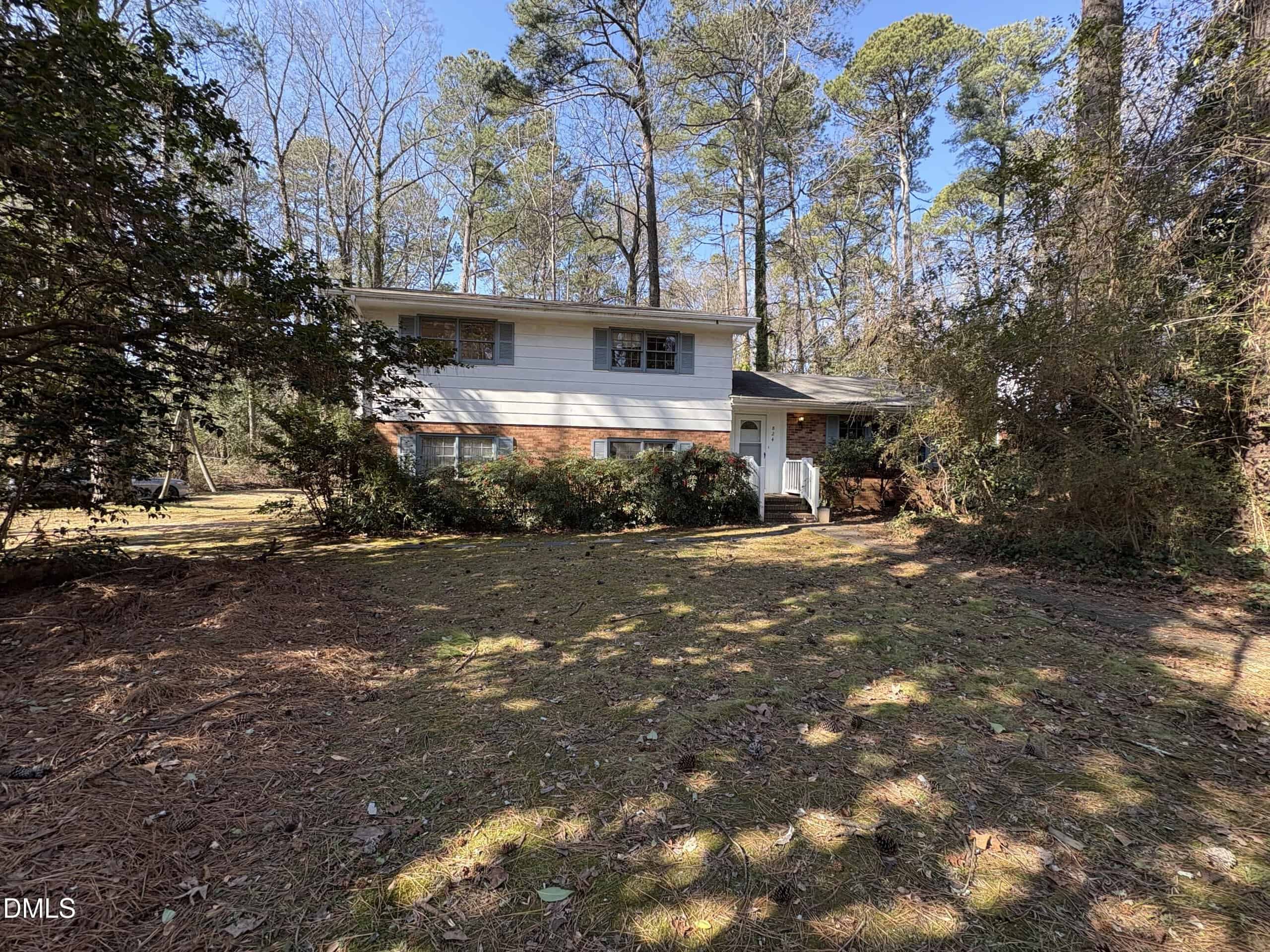 824 Ravenwood Drive, Raleigh, NC 27606
