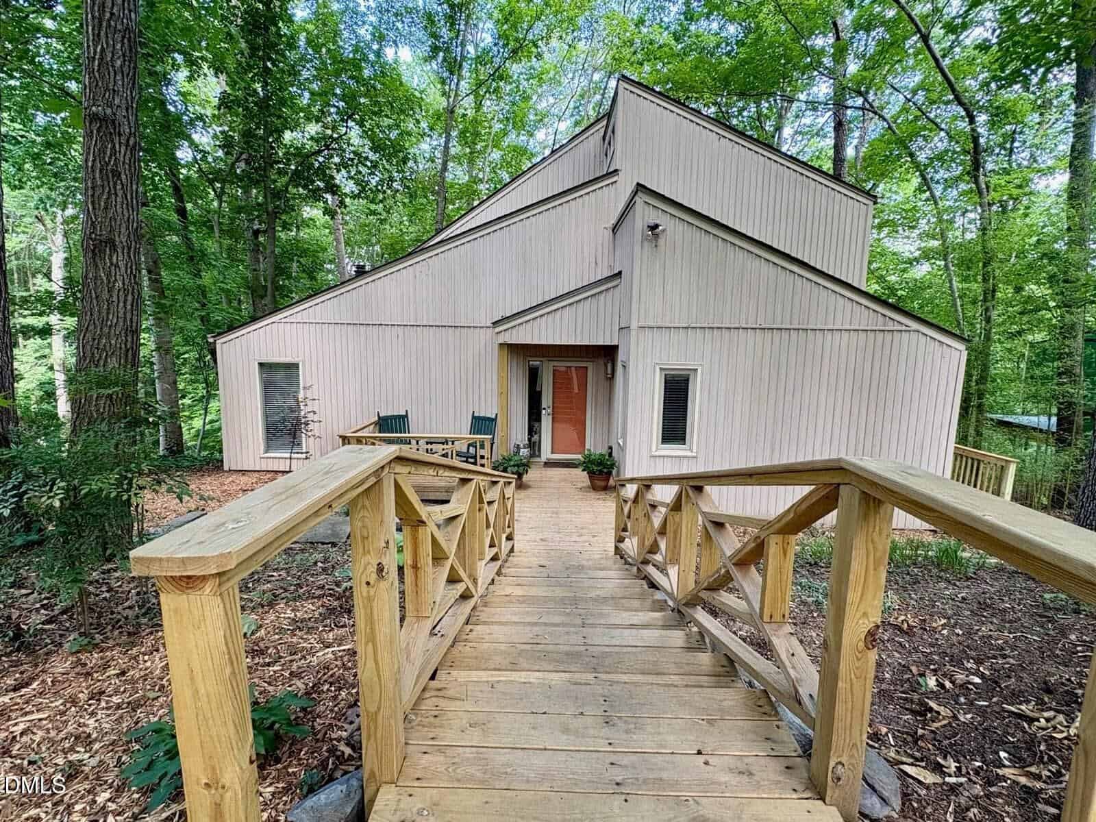 2901 Debra Drive, Raleigh, NC 27607
