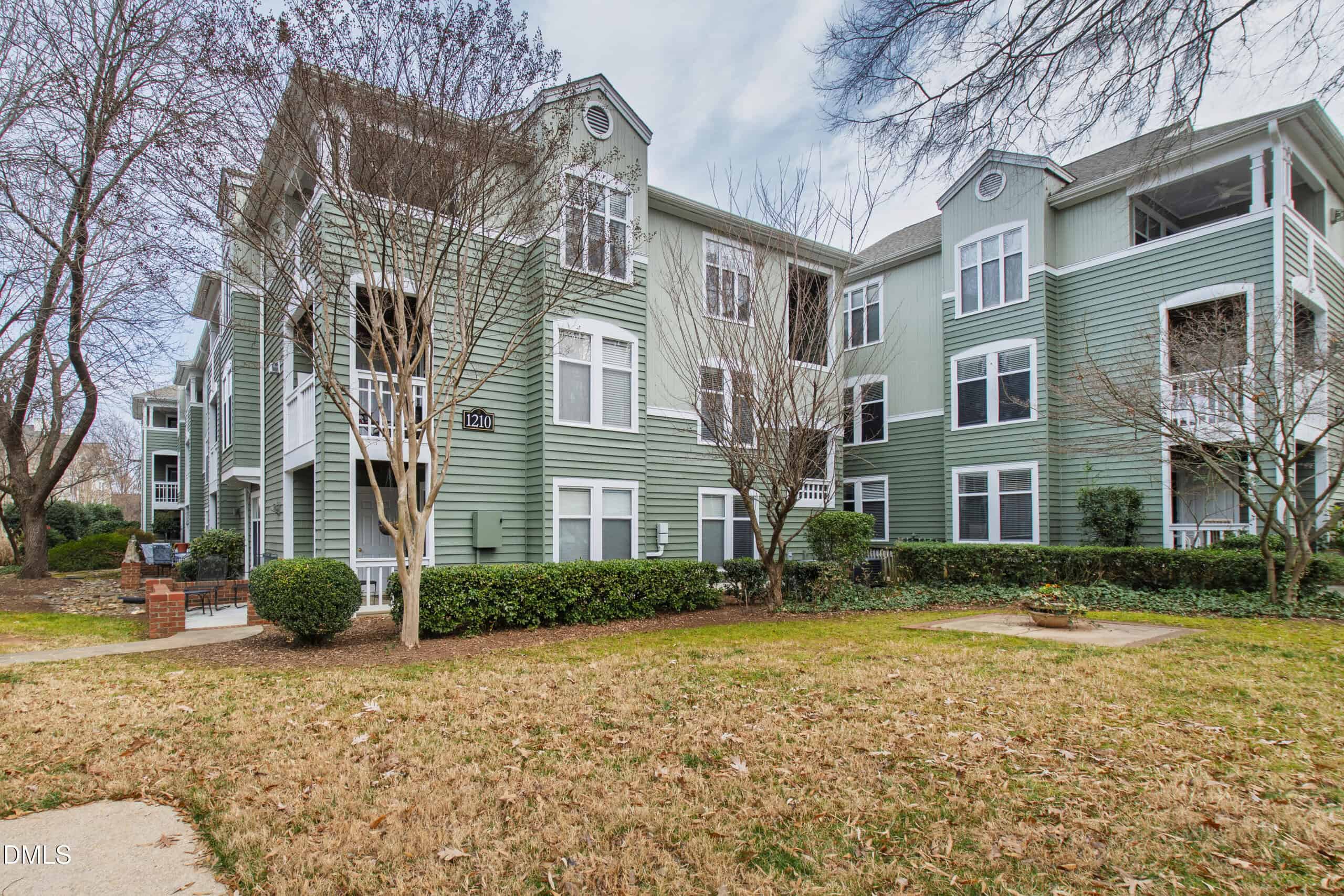 1210 Westview Lane Unit 303, Raleigh, NC 27605