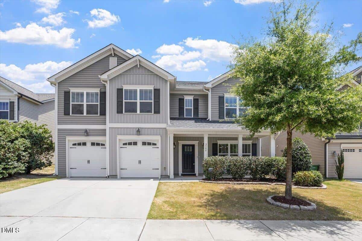 2104 Temple Hills Way, Fuquay-Varina, NC 27526