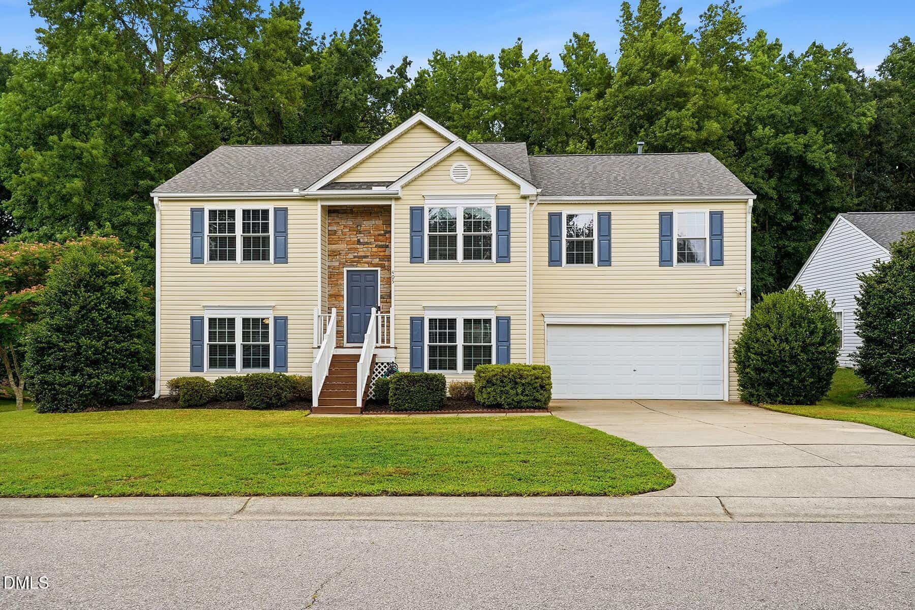 405 Dogwood Creek Place, Fuquay-Varina, NC 27526