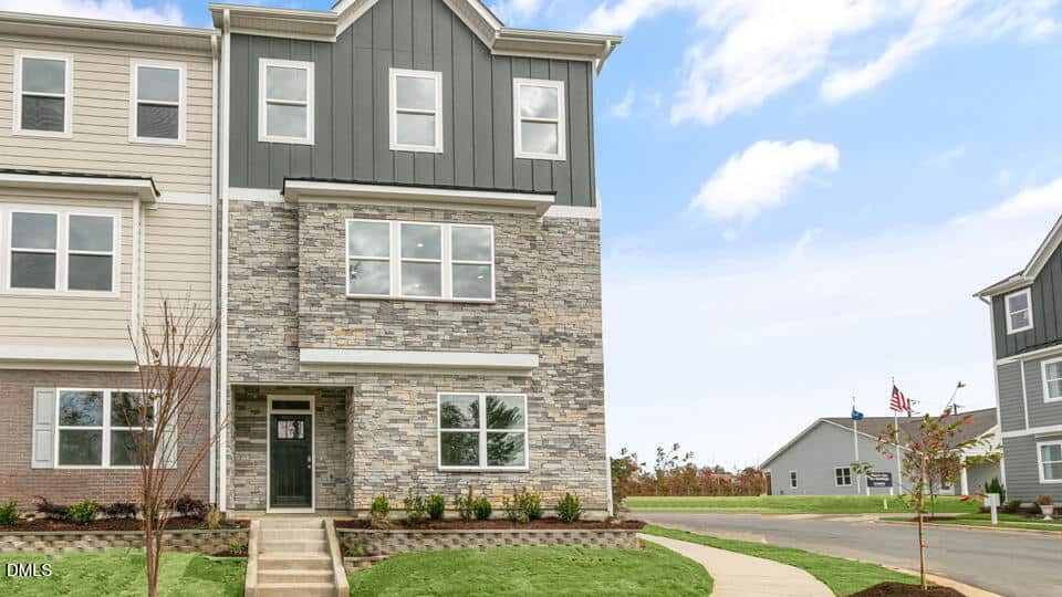 811 Lucky Clover Way, Fuquay-Varina, NC 27526