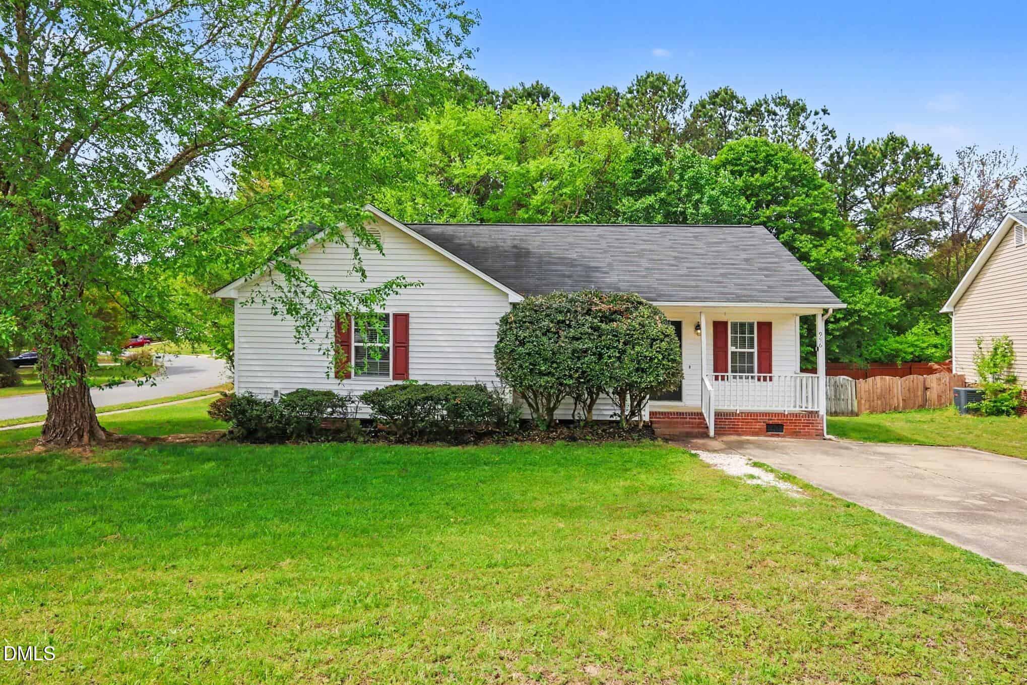 956 S Philwood Court, Fuquay-Varina, NC 27526