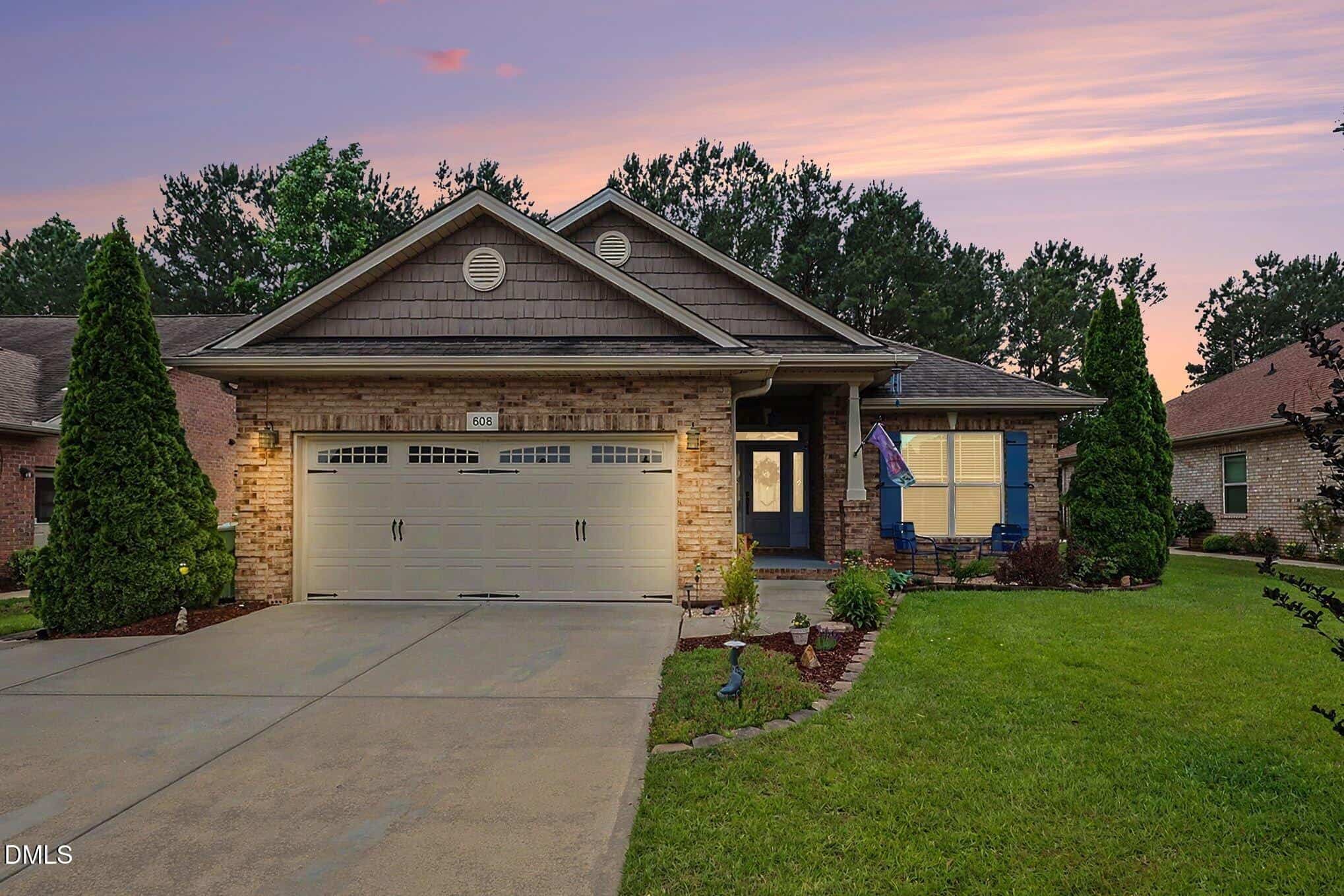 608 Sippihaw Oaks Drive, Fuquay-Varina, NC 27526