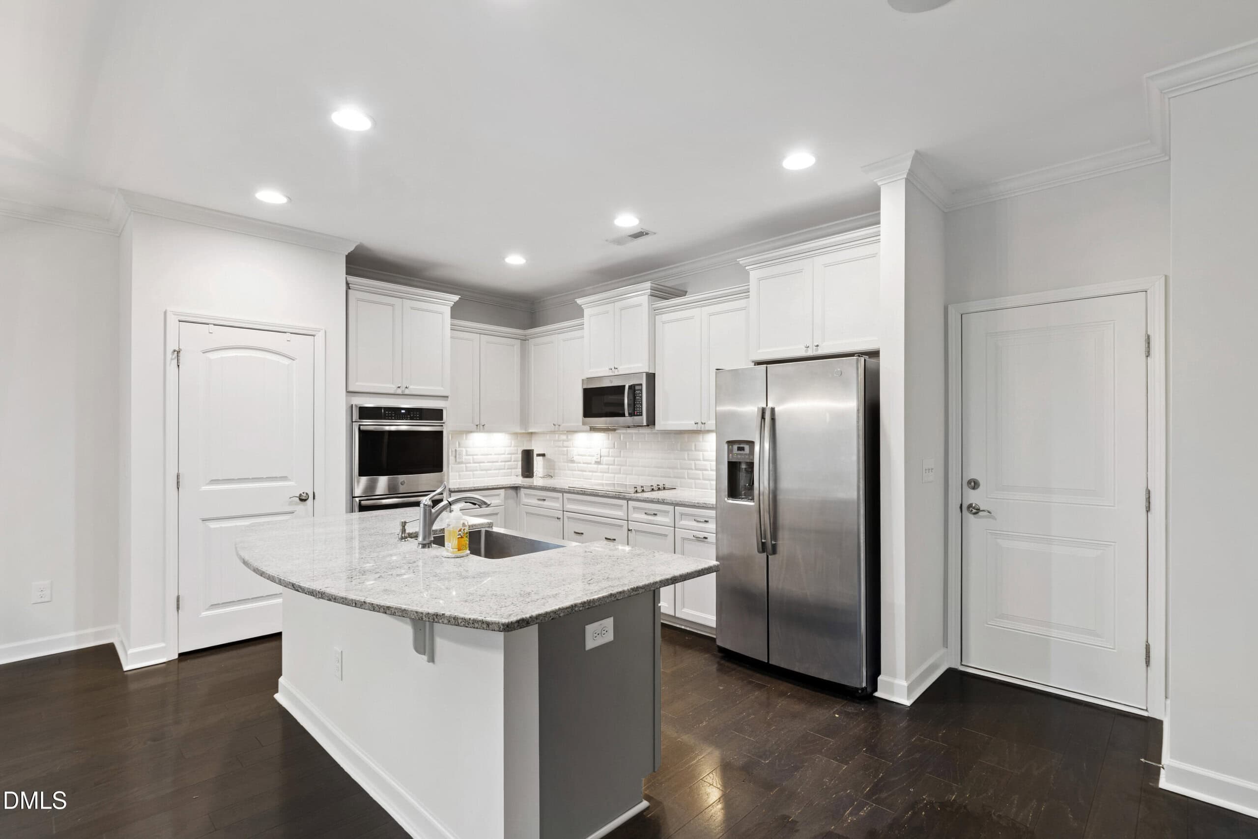 8121 Fieldcrest Lane, Fuquay-Varina, NC 27526