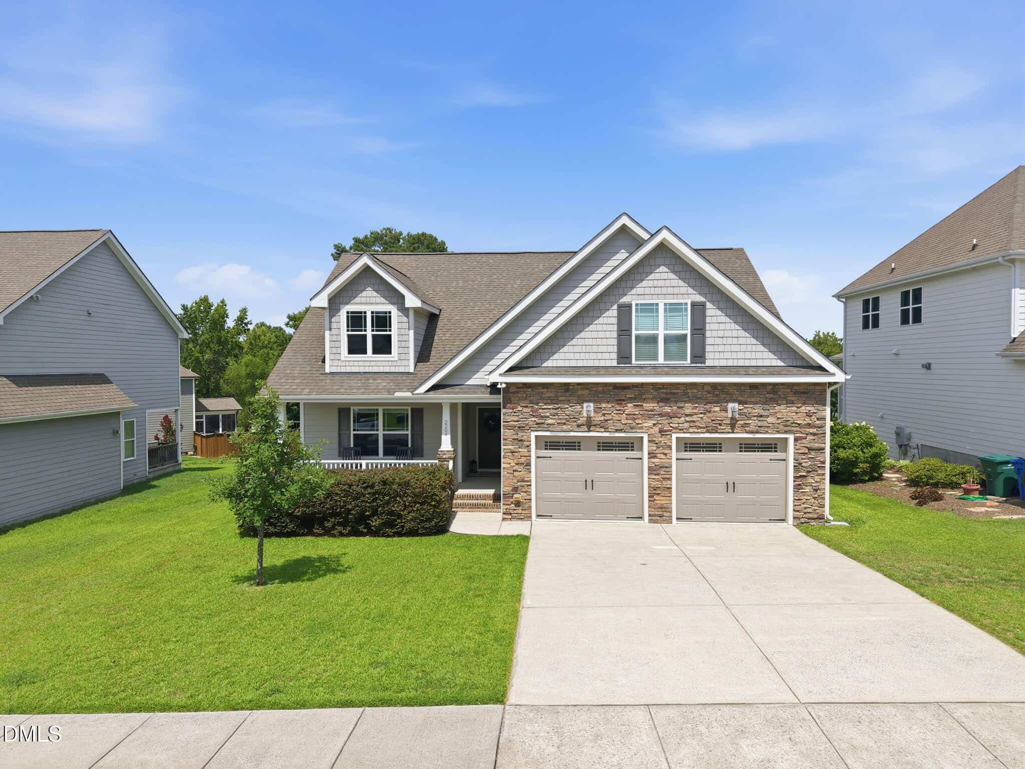 2204 Mills Crest Street, Fuquay-Varina, NC 27526