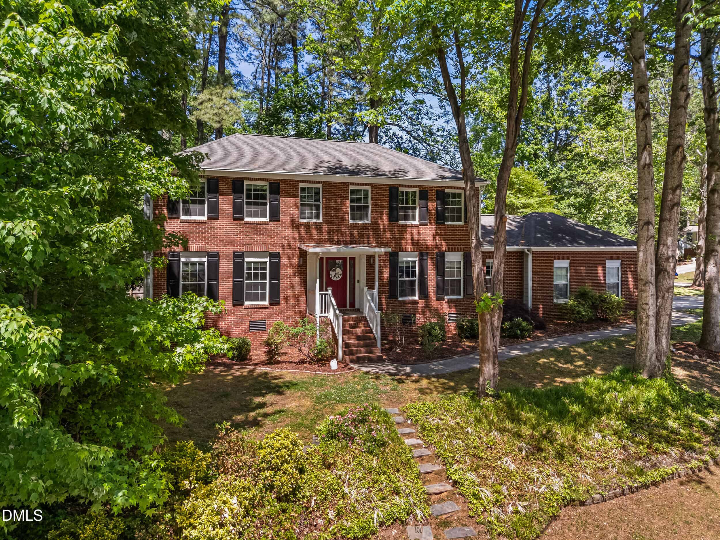 101 Pinehill Way, Cary, NC 27513