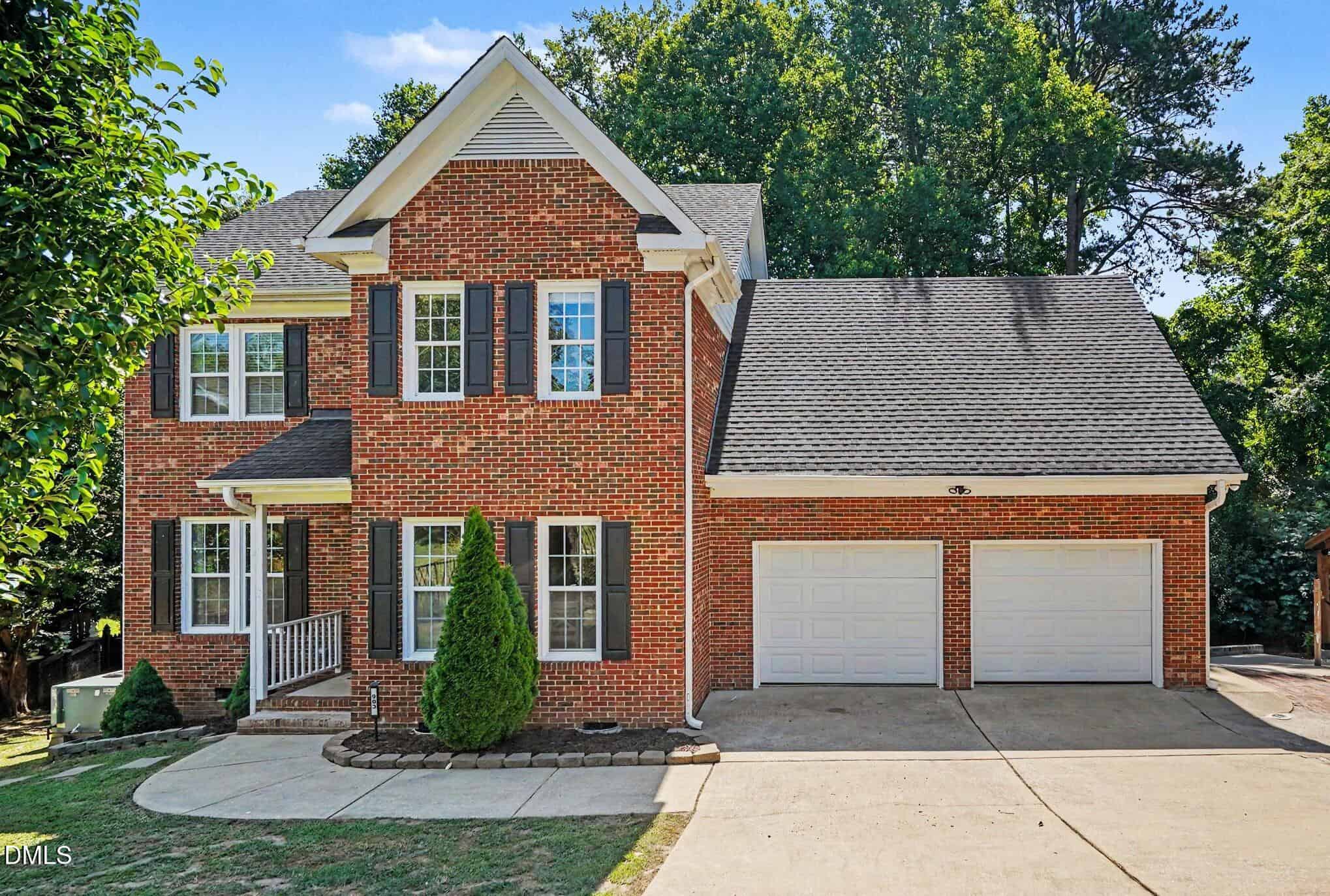 903 Baileymoor Court, Fuquay-Varina, NC 27526