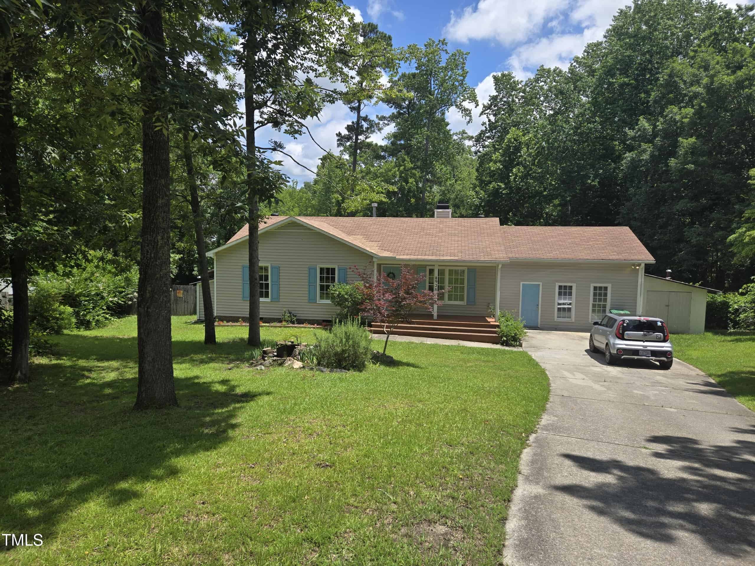 928 Magnolia Ridge Way, Fuquay-Varina, NC 27526