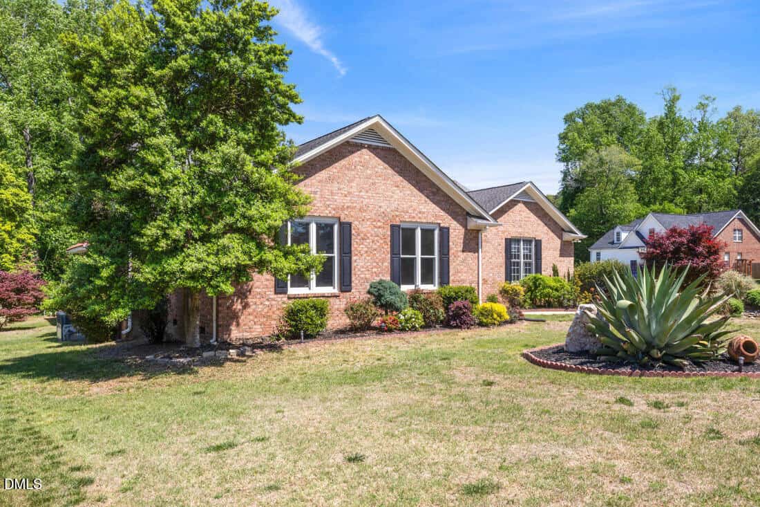 929 Old Baron Drive, Fuquay-Varina, NC 27526