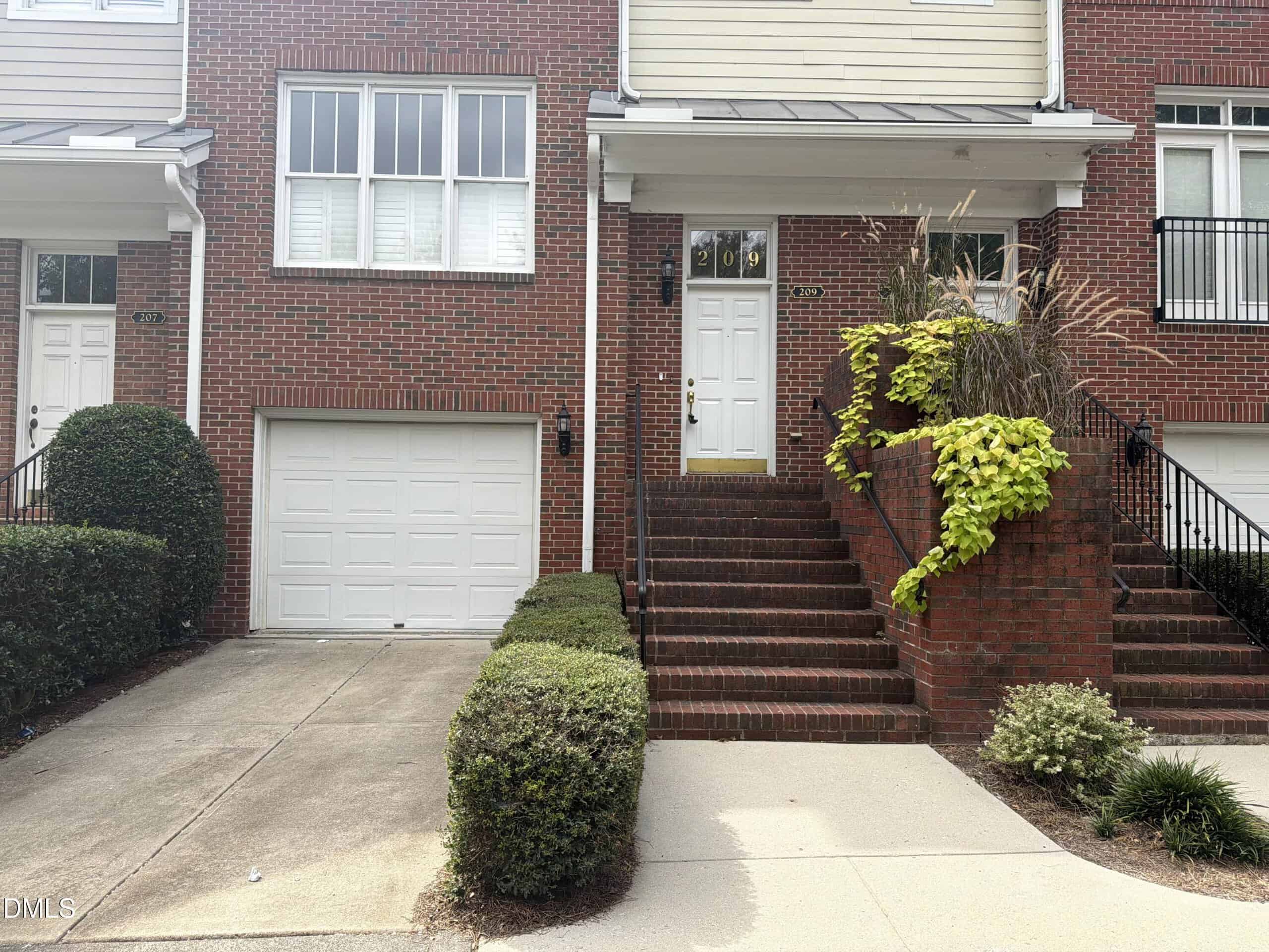 209 Ashton Hall Lane, Raleigh, NC 27609