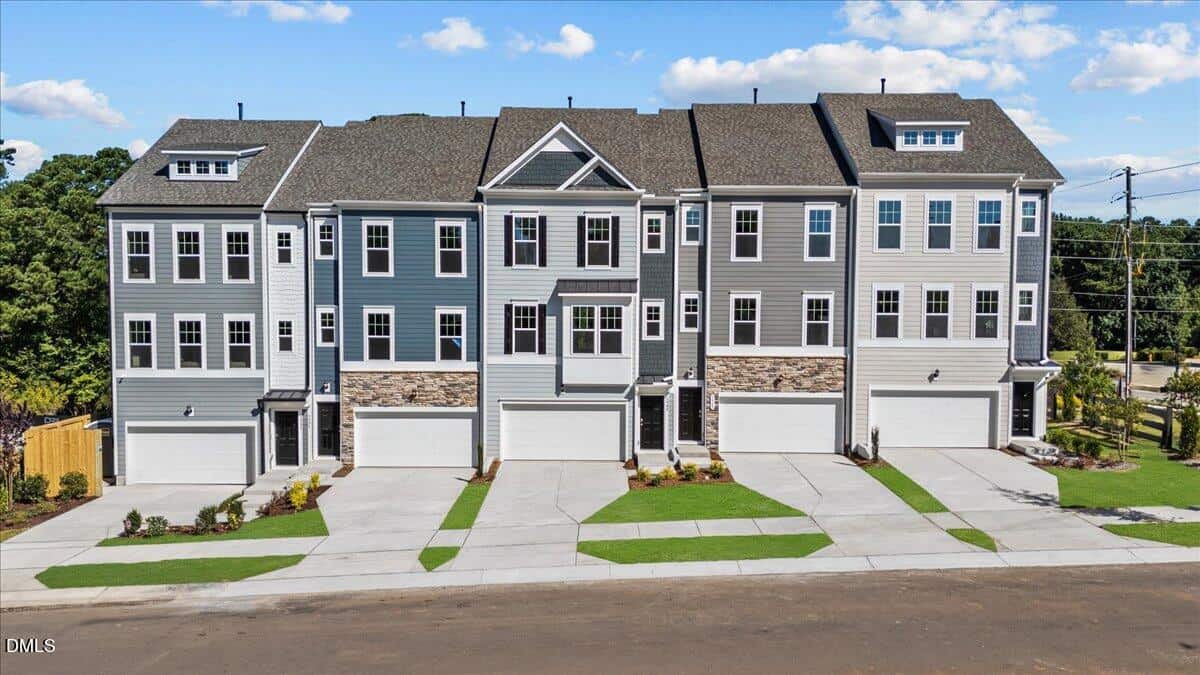 10910 Berry Woods Lane, Raleigh, NC 27617