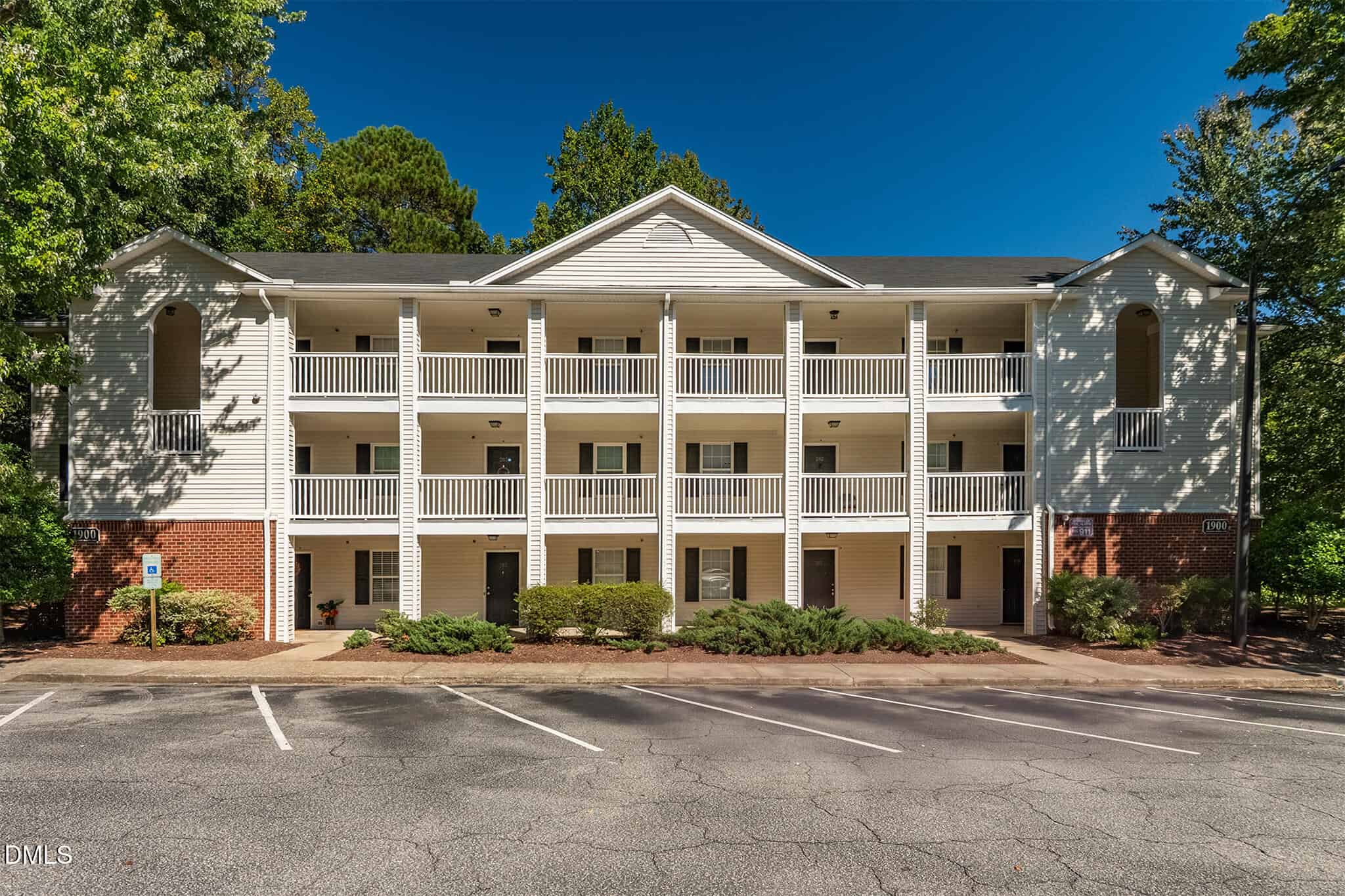 1900 Trailwood Heights Lane Unit 101, Raleigh, NC 27603