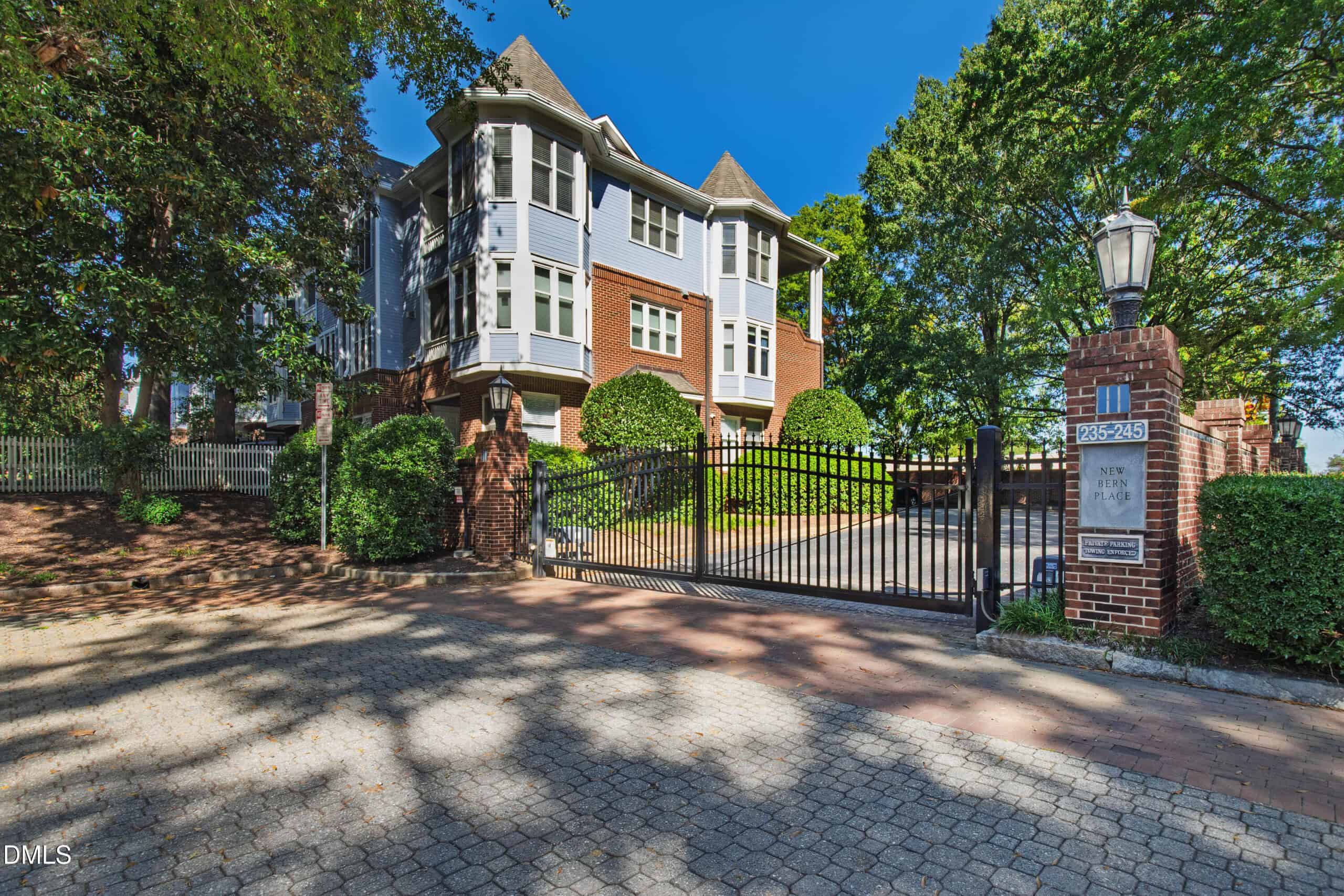 243 New Bern Place Unit 301, Raleigh, NC 27601