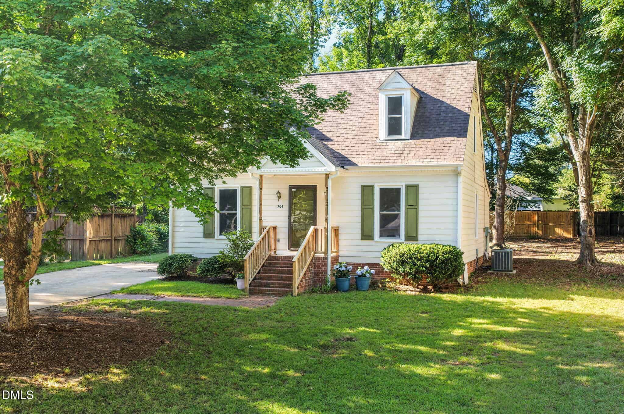 704 E Maple Lane, Fuquay-Varina, NC 27526