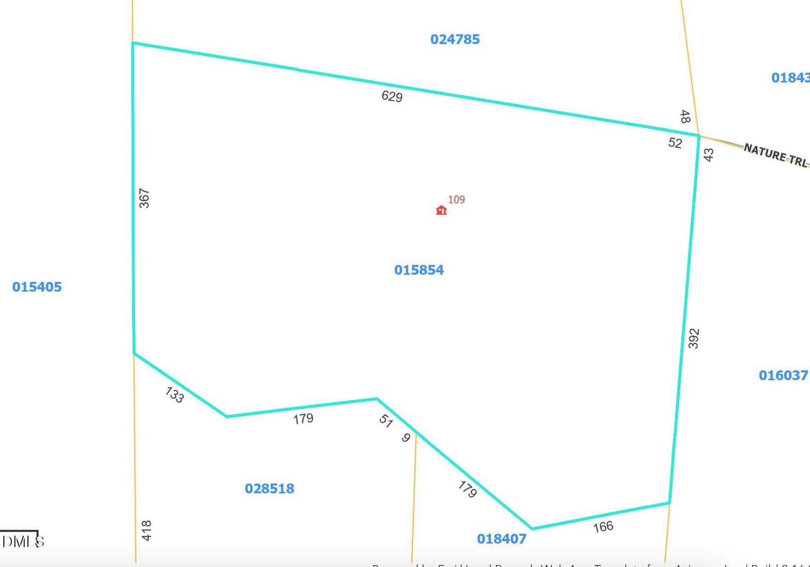 A property map outlines parcel 015854 with turquoise lines, showing labeled boundary lengths and adjacent parcel numbers. A small red house icon marked "109" is centered within the outlined parcel.